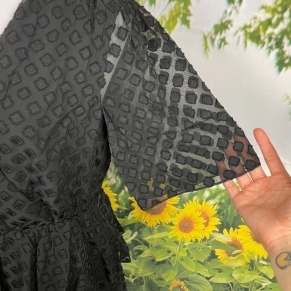 SENLIS Black Diamond Naomi Ruffle Surplice Small - Picture 10 of 17